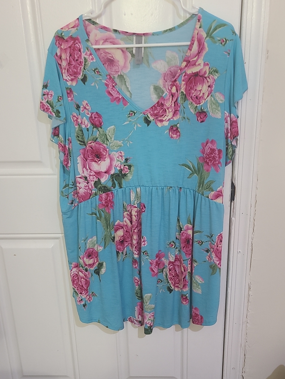 Turquoise V-Neck Short Sleeve Tunic with Pink Rose Print